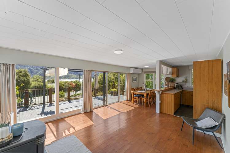 1692 Queen Charlotte Drive Linkwater_17