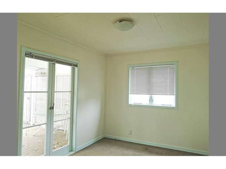 592 Beach Road Rothesay Bay_5