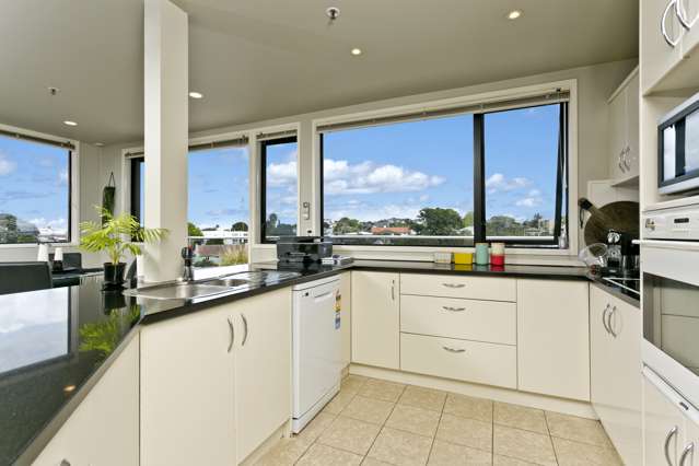 5c/171 Hurstmere Road Takapuna_3