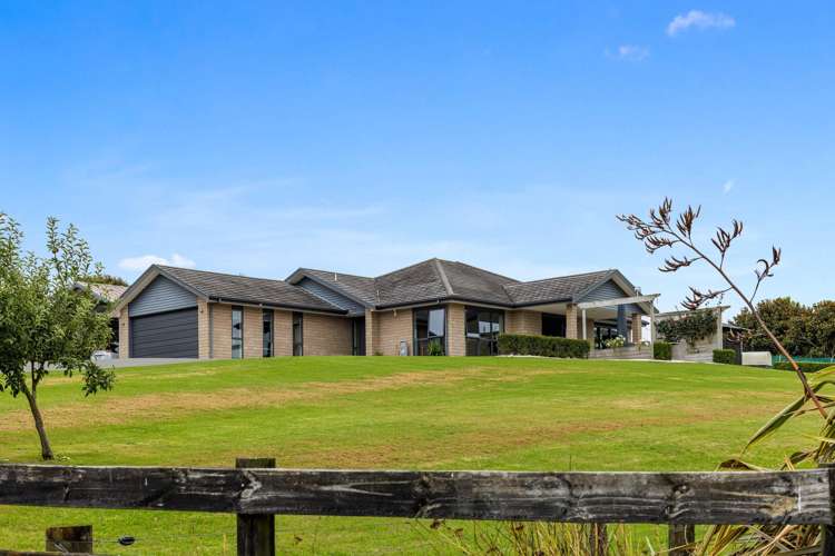 7 Pebble Brook Road Wainui_1