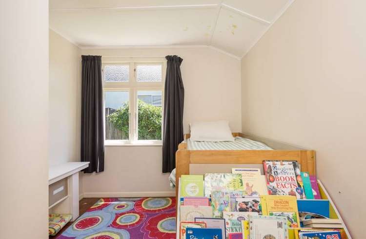 62 Montreal Road Toi Toi_18