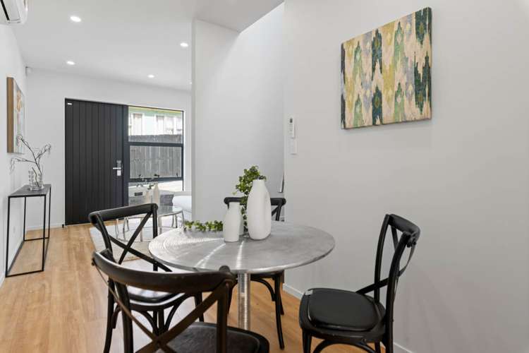 10 Bagnall Avenue Pt England_7