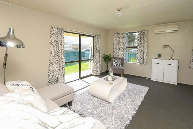 67b Kahikatea Drive Melville_5