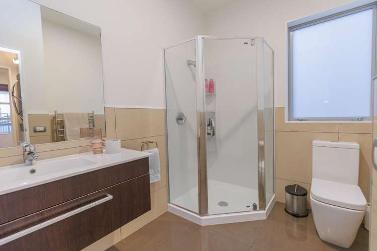 8 Didsbury Grove Churton Park_14