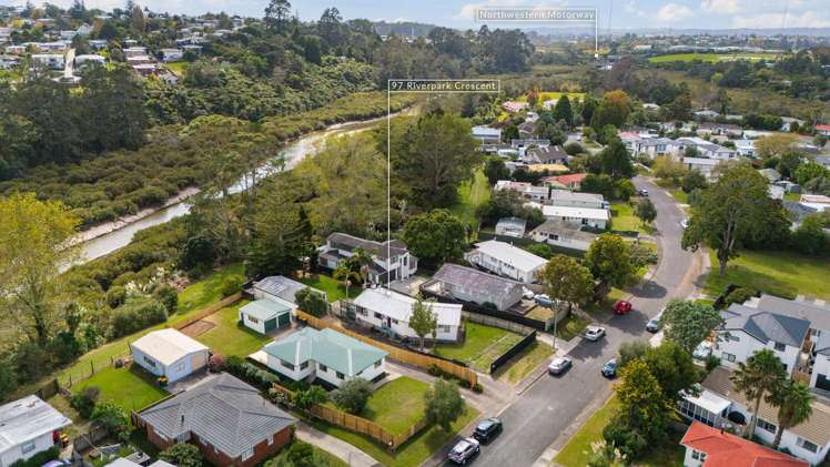 97 Riverpark Crescent Henderson_12