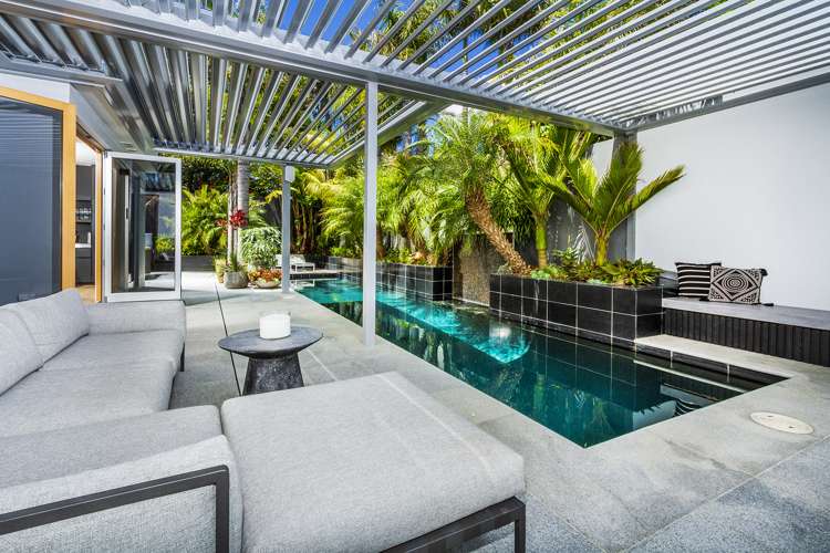 21 Whitby Crescent Mairangi Bay_15