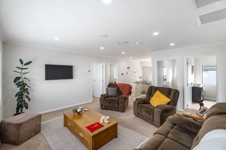 84 Intrepid Crescent Beachlands_12