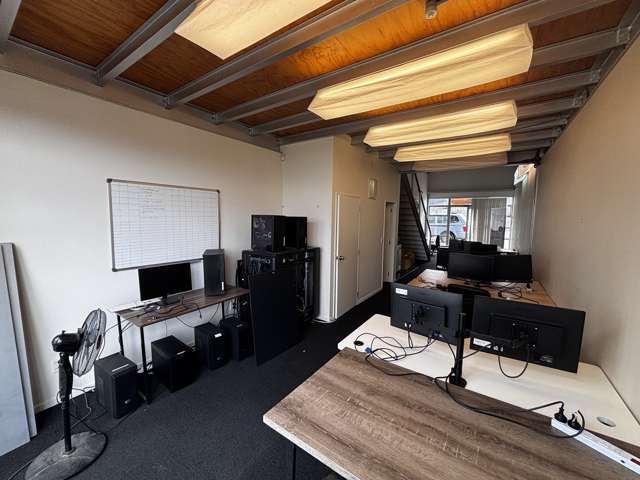 Level 1, Suite 7/5 Bouverie Street Petone_4