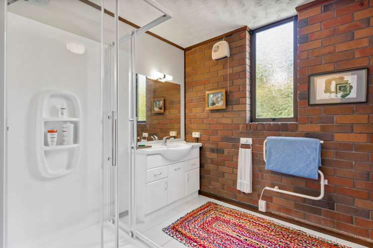 60 Pacific Parade Army Bay_18