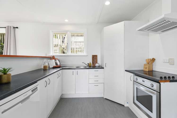 2 Mapplebeck Street Titahi Bay_5