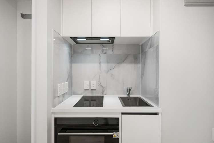 2G/10 Crown Lynn Place New Lynn_6