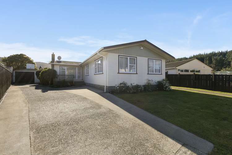 57 Parkway Wainuiomata_18