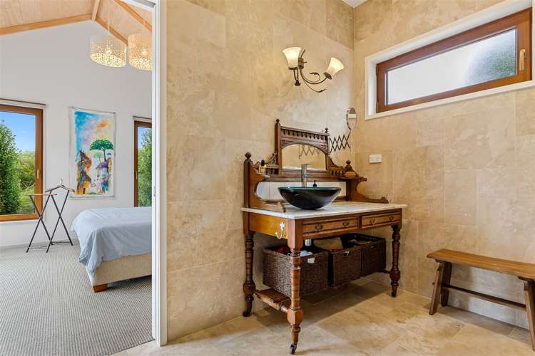 127 Southfield Drive Lincoln_14