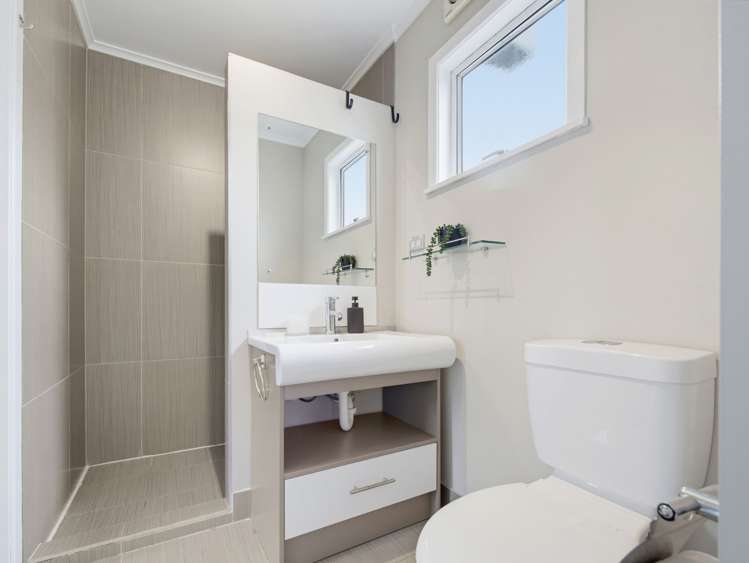 3/2 Rewi Street Torbay_9