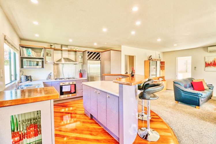 28b James Cook Drive Whitby_1