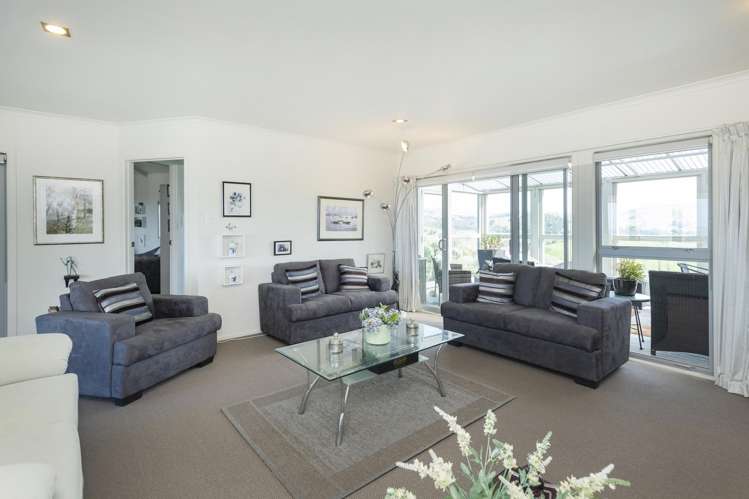 327 and 327a Taurau Valley Road Muriwai_27
