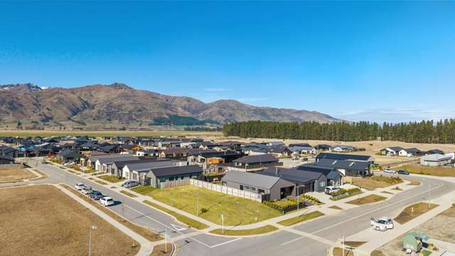 2 Bradshaw Street Lake Hawea_2