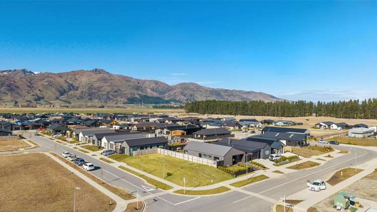 2 Bradshaw Street Lake Hawea_2