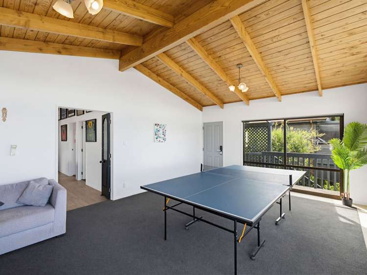 57 John Dee Crescent Red Beach_8