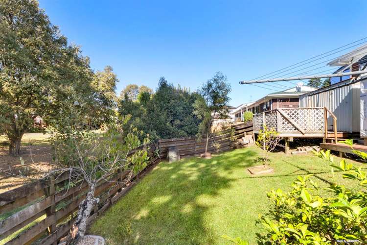 2/4 Landseer Place Blockhouse Bay_3