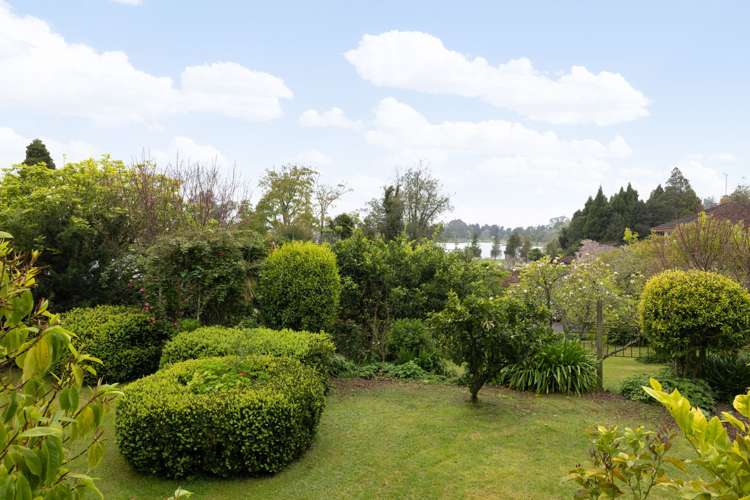 150 Lake Crescent Hamilton Lake_25