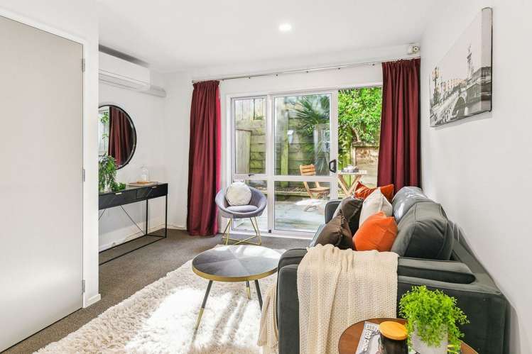 18/20 Thompson Street Mount Cook_7