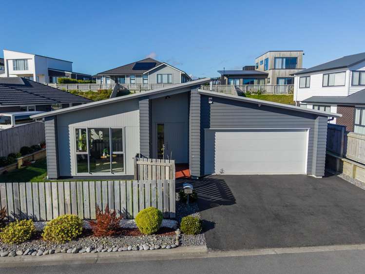 20 Rotorua Grove Aotea_24