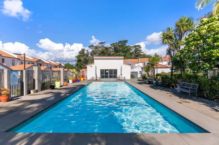 17/21 Armoy Drive East Tamaki_15