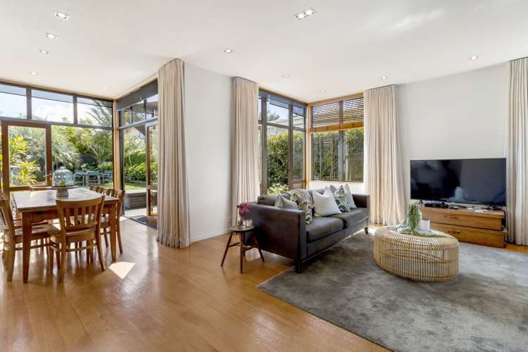 21 Hamana Street Narrow Neck_7