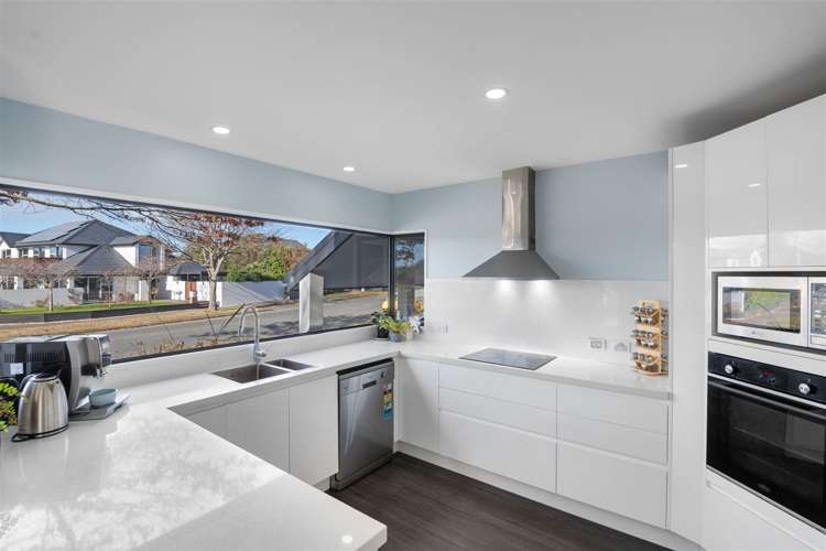 9 Travis Country Drive Burwood_10