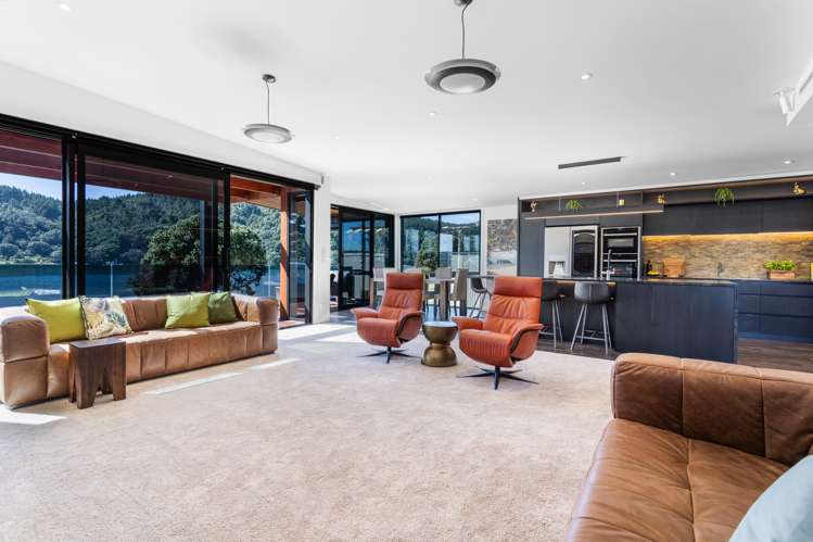 511 Beach Road Whangamata_12