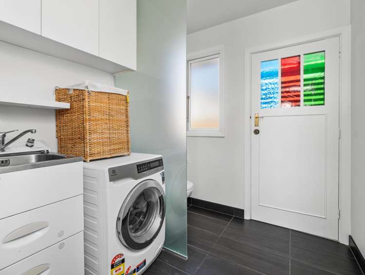 29 Main Road Redcliffs_19