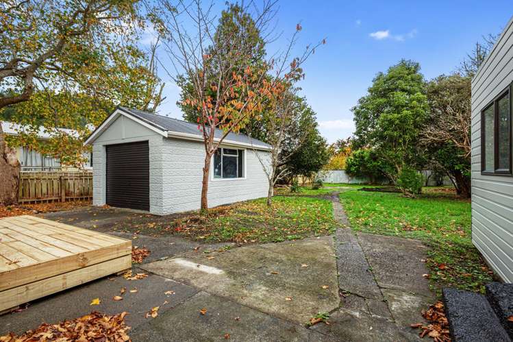 11 Burden Avenue Wainuiomata_13