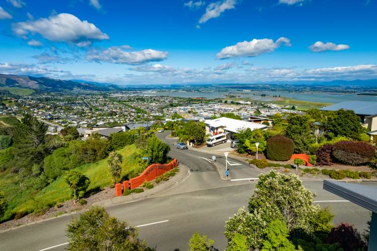 6 Istana Place Britannia Heights_21