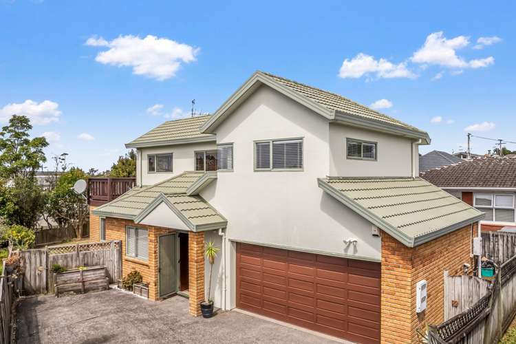 2/267 Glenfield Road Hillcrest_8