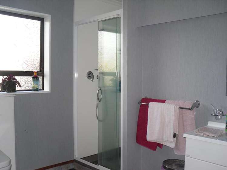 111 Brecon Road Stratford_9