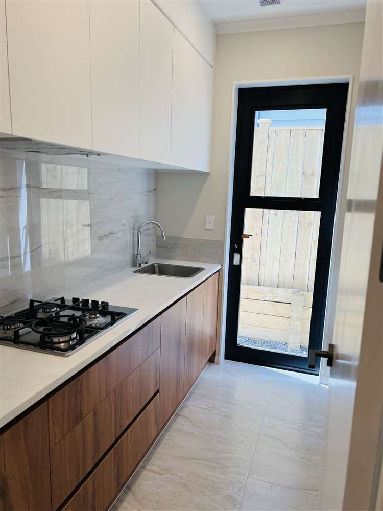 28 Lime Hill Rise Flat Bush_17