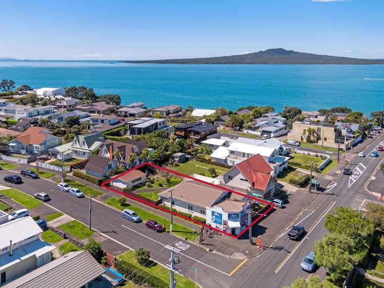 18 Old Lake Road Narrow Neck_0