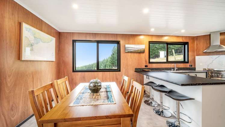 Tahakopa Valley Road Catlins Surrounds_13