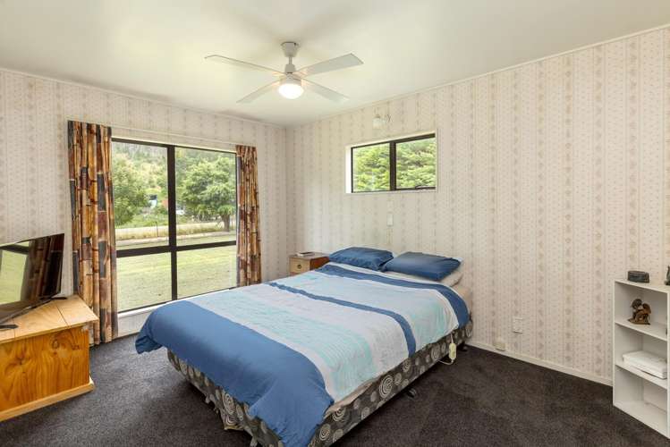 16 McLaughlin Drive Tinui_12