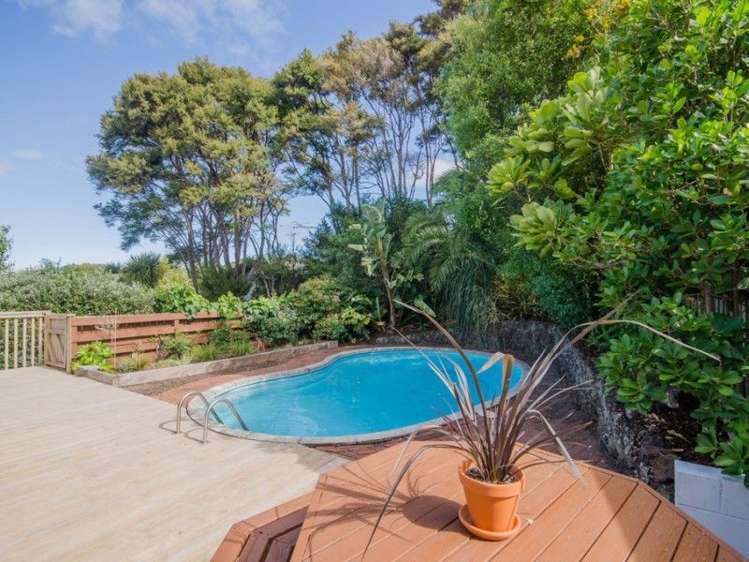 25 Puketitiro Street Glen Eden_13