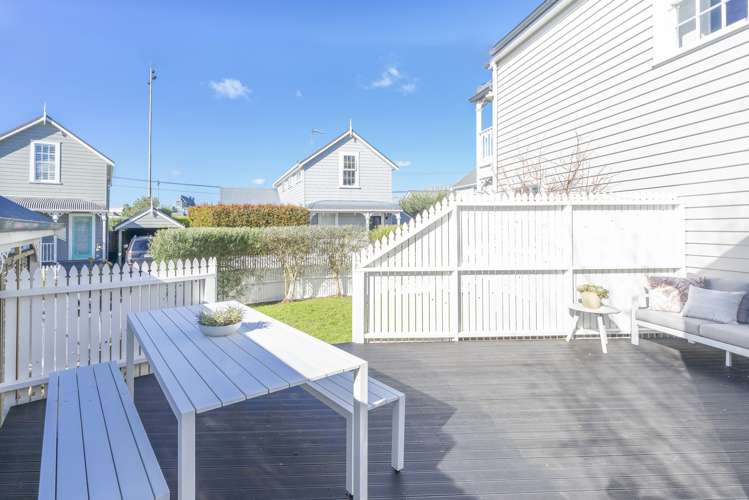 16 Beach Road Northcote Point_11