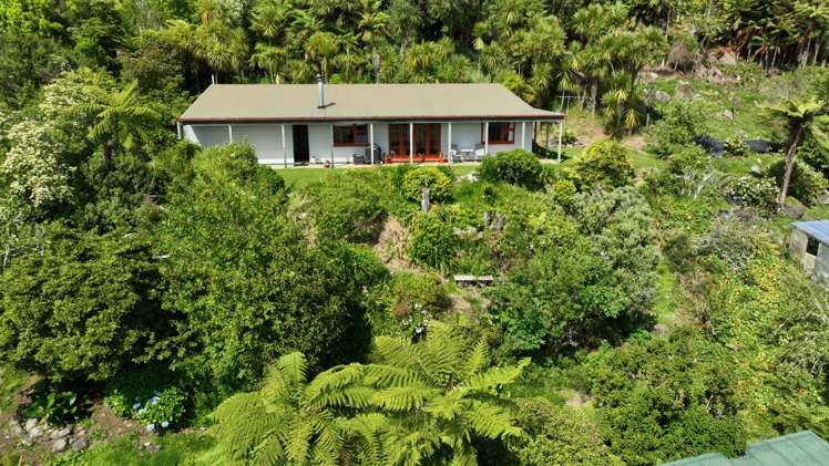 6 Arapito Road Karamea_25