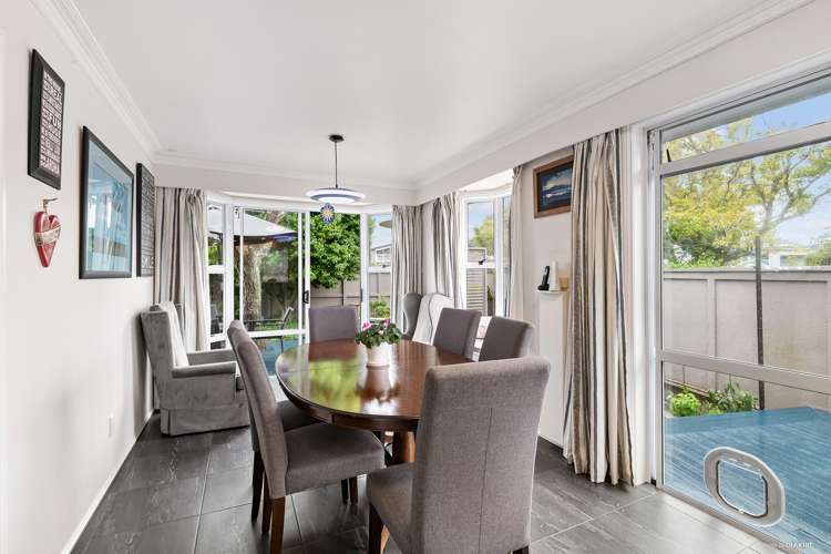 17 Queenwood Avenue Queenwood_12