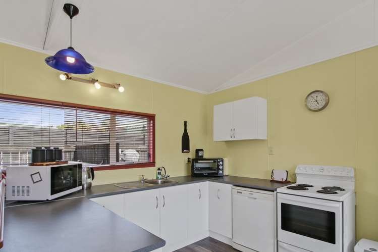 83 Nash Parade Foxton Beach_6