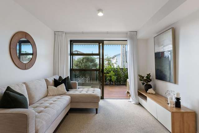 Best of Both Worlds - Apartment + Land