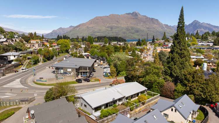 66A and 66B Robins Road Queenstown_23