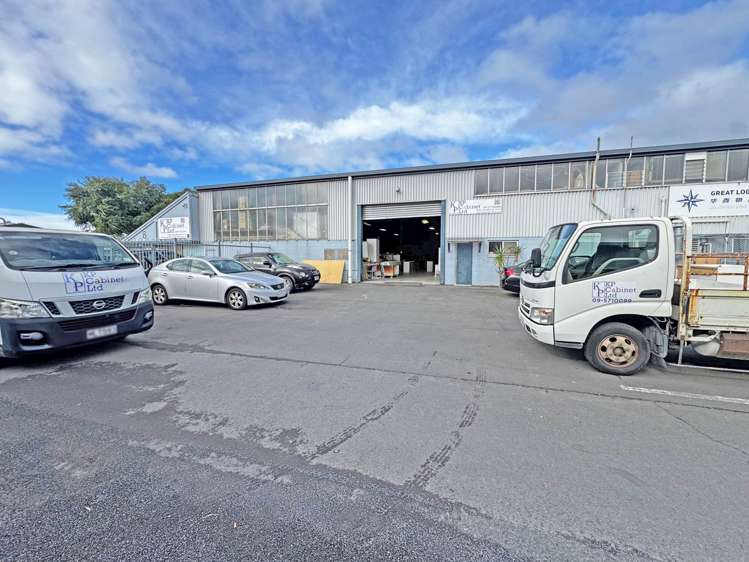 Unit  A/8 Monier Place Mt Wellington_1