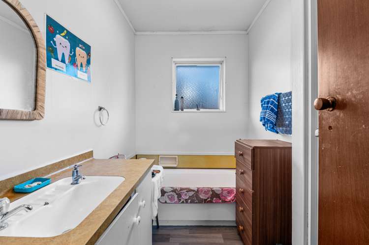 2 Sequoia Crescent Owhata_10