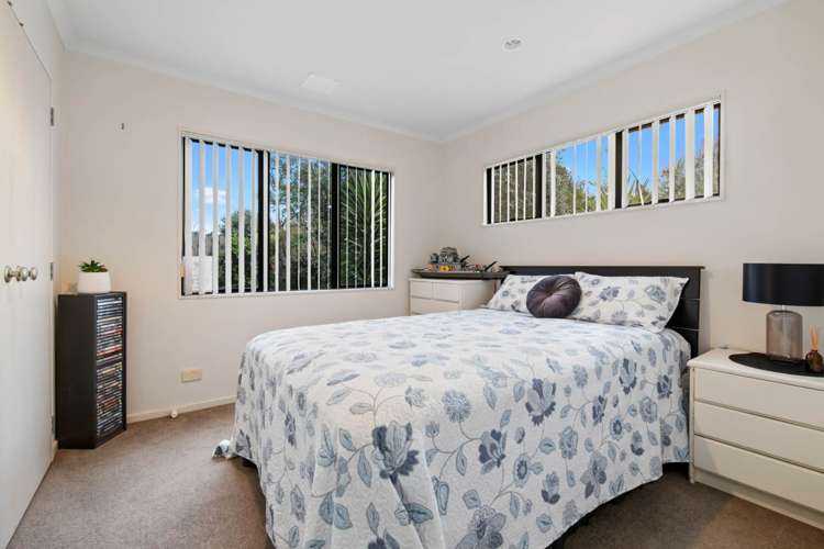 76 Rivervale Grove Stanmore Bay_8